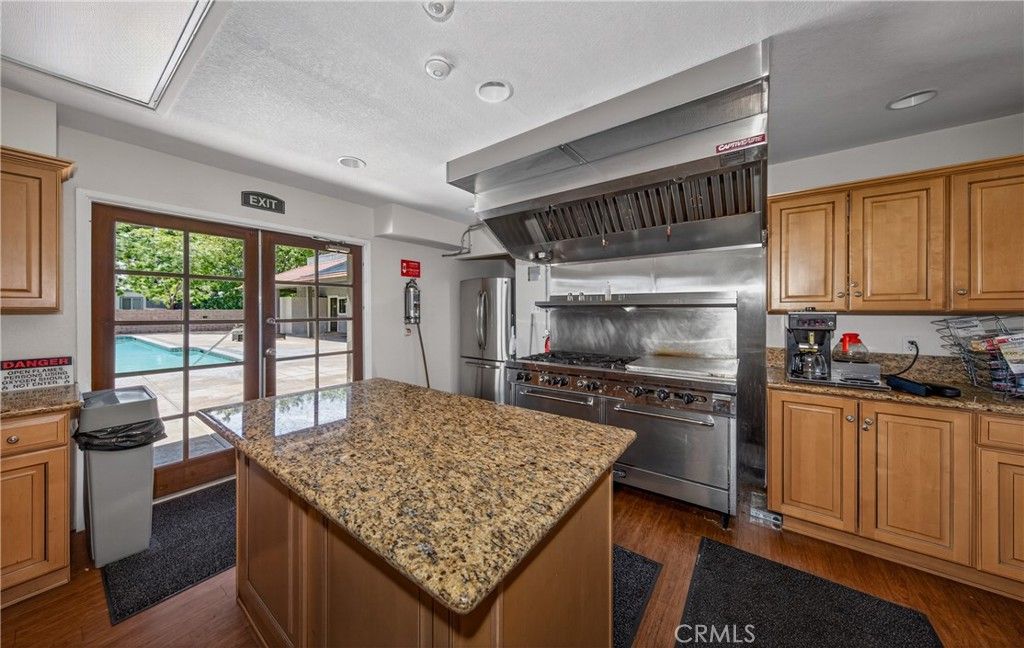 Image 32 of property listing at 13393 Mariposa Road 78, Victorville, CA 92392