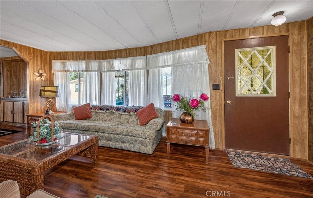 Image 5 of property listing at 13393 Mariposa Road 78, Victorville, CA 92392