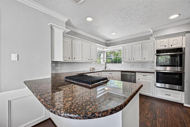 1638 Fall Valley Drive, Houston, TX 77077