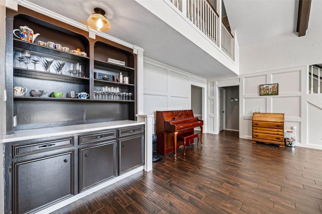 1638 Fall Valley Drive, Houston, TX 77077