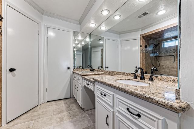 1638 Fall Valley Drive, Houston, TX 77077