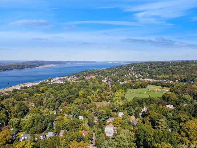 8 Harvard Lane, Hastings-on-hudson, NY 10706