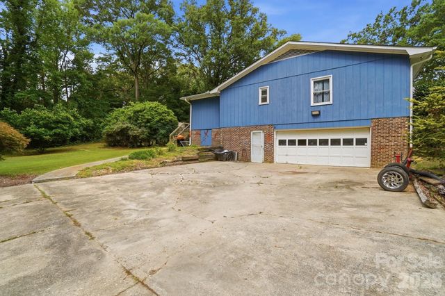 214 Griffin Lane, Marshville, NC 28103