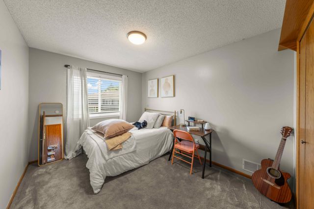 14808 Lower Endicott Way, Apple Valley, MN 55124