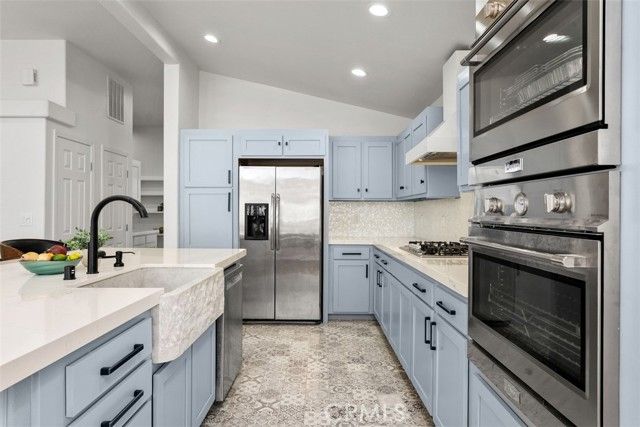 80 Huntington 402, Huntington Beach, CA 92648