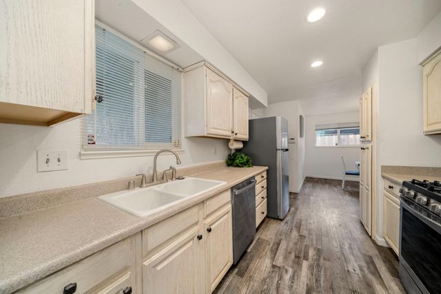 7358 Candlelight Way, Citrus Heights, CA 95621