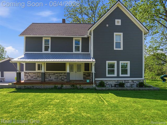 879 N Hacker Road, Oceola Township, MI 48843