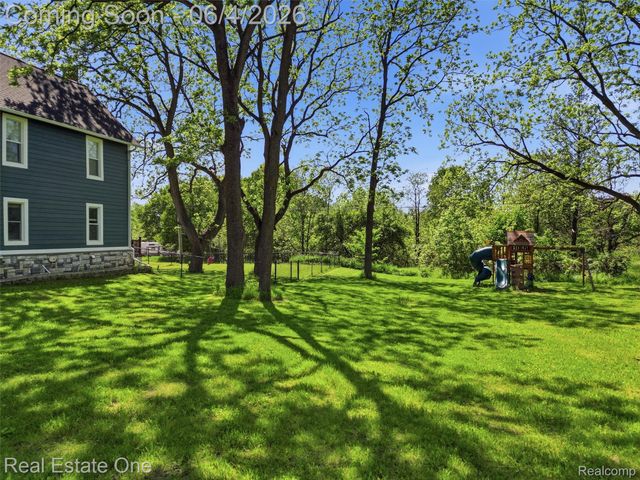 879 N Hacker Road, Oceola Township, MI 48843