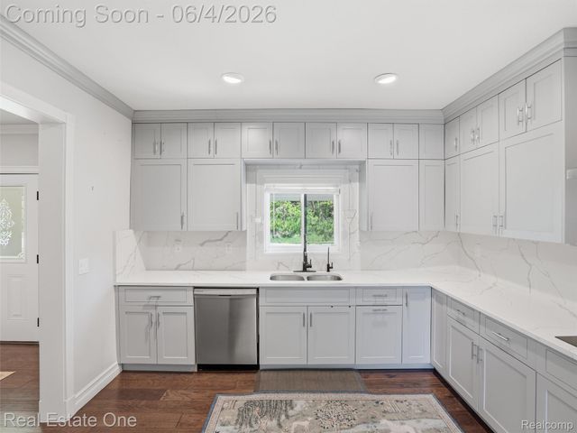879 N Hacker Road, Oceola Township, MI 48843