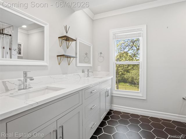 879 N Hacker Road, Oceola Township, MI 48843