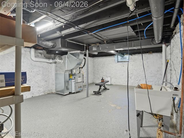 879 N Hacker Road, Oceola Township, MI 48843