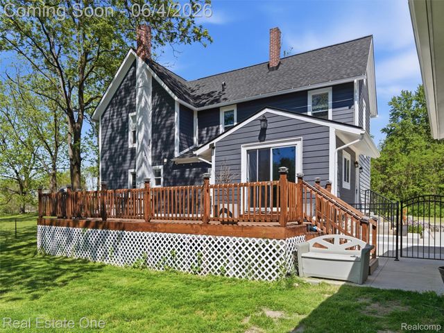 879 N Hacker Road, Oceola Township, MI 48843