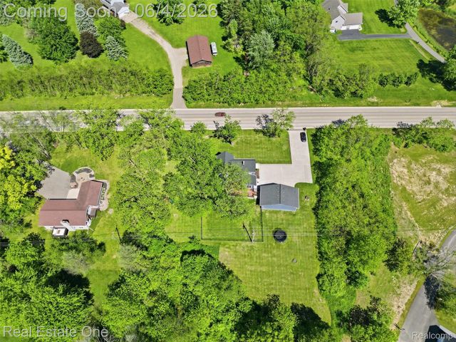 879 N Hacker Road, Oceola Township, MI 48843