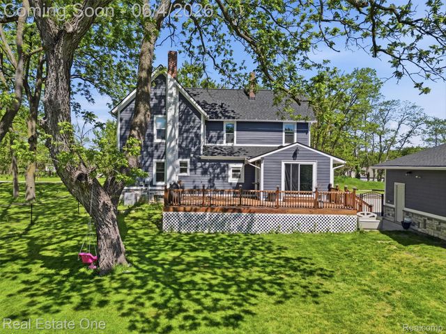 879 N Hacker Road, Oceola Township, MI 48843