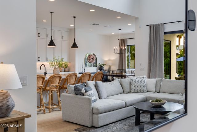 5513 E VERDE Lane, Phoenix, AZ 85018