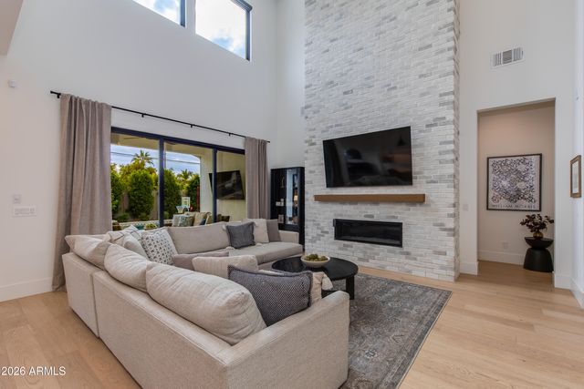 5513 E VERDE Lane, Phoenix, AZ 85018