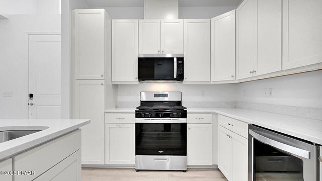 202 Summertime Place, Daytona Beach, FL 32124