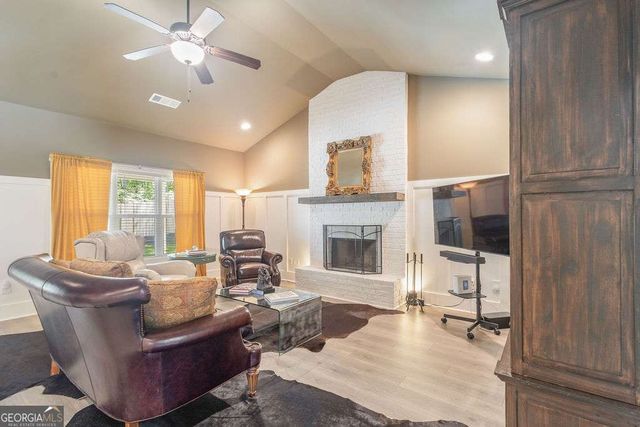 39 E Hill Street, Newnan, GA 30263