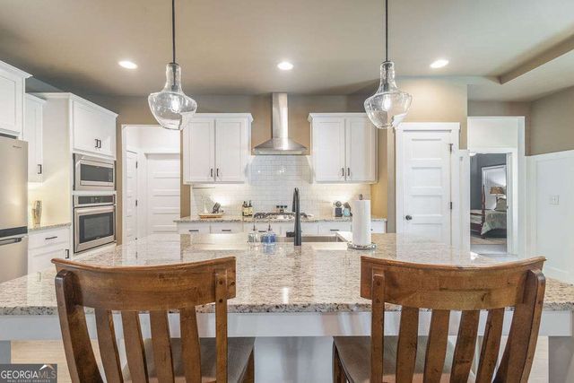 39 E Hill Street, Newnan, GA 30263