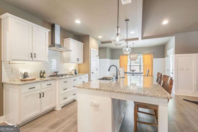 39 E Hill Street, Newnan, GA 30263