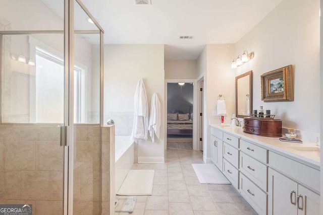 39 E Hill Street, Newnan, GA 30263