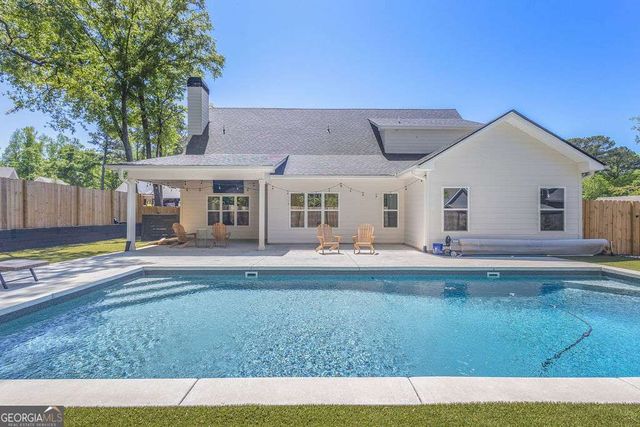 39 E Hill Street, Newnan, GA 30263