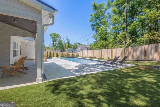 39 E Hill Street, Newnan, GA 30263