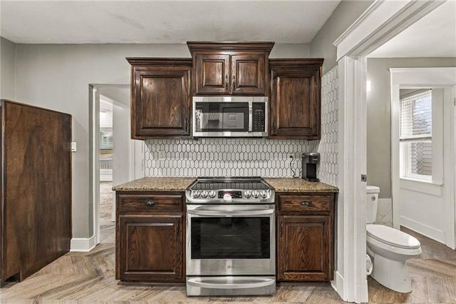 1432 W Walnut Street, Independence, MO 64050