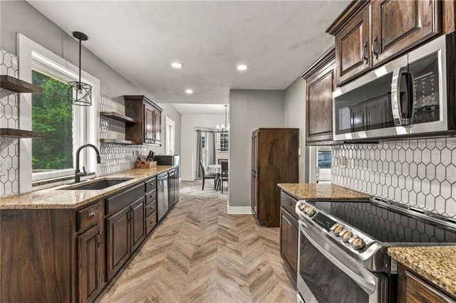 1432 W Walnut Street, Independence, MO 64050