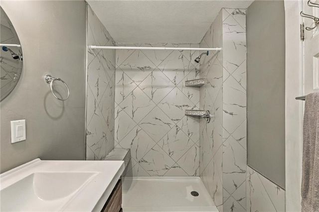 1432 W Walnut Street, Independence, MO 64050