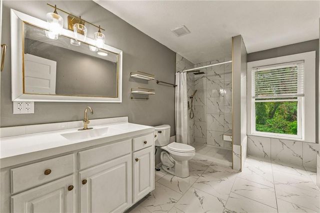 1432 W Walnut Street, Independence, MO 64050