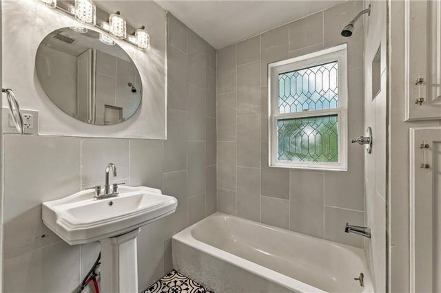 1432 W Walnut Street, Independence, MO 64050
