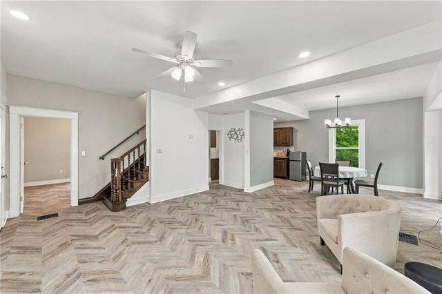 1432 W Walnut Street, Independence, MO 64050