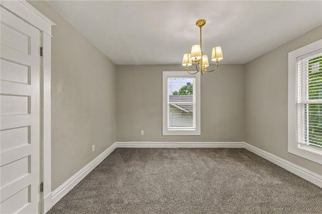 1432 W Walnut Street, Independence, MO 64050