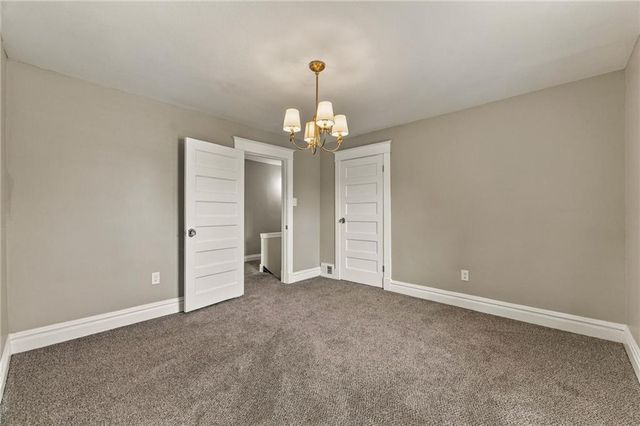 1432 W Walnut Street, Independence, MO 64050