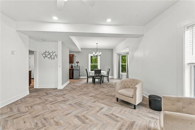 1432 W Walnut Street, Independence, MO 64050