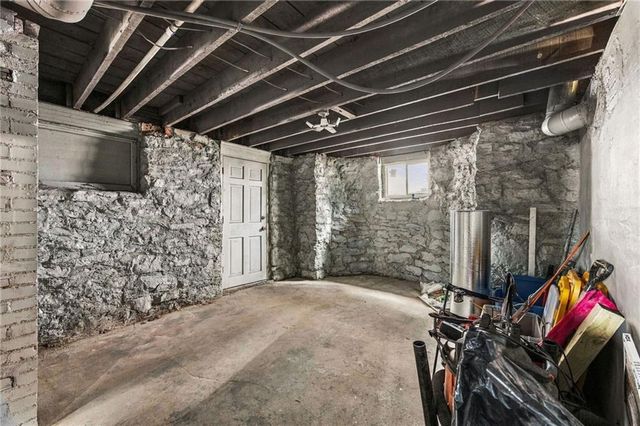 1432 W Walnut Street, Independence, MO 64050