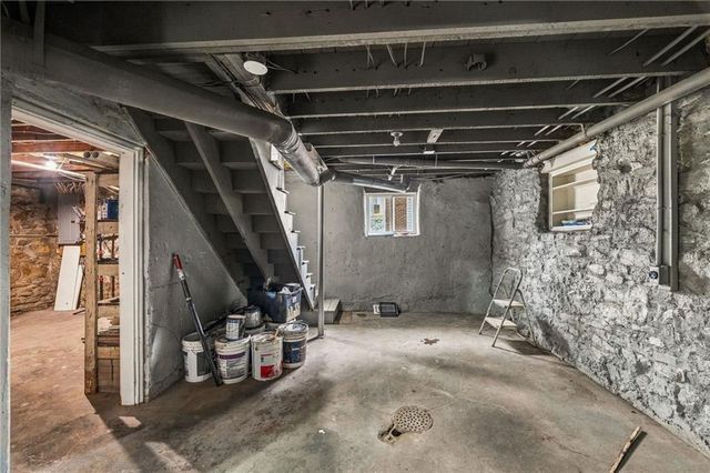 1432 W Walnut Street, Independence, MO 64050