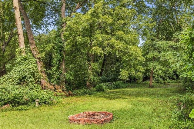 1432 W Walnut Street, Independence, MO 64050