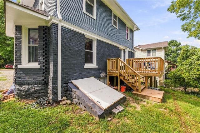1432 W Walnut Street, Independence, MO 64050