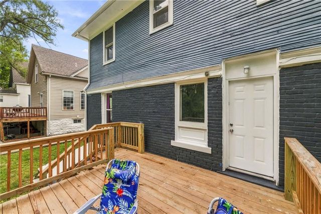 1432 W Walnut Street, Independence, MO 64050