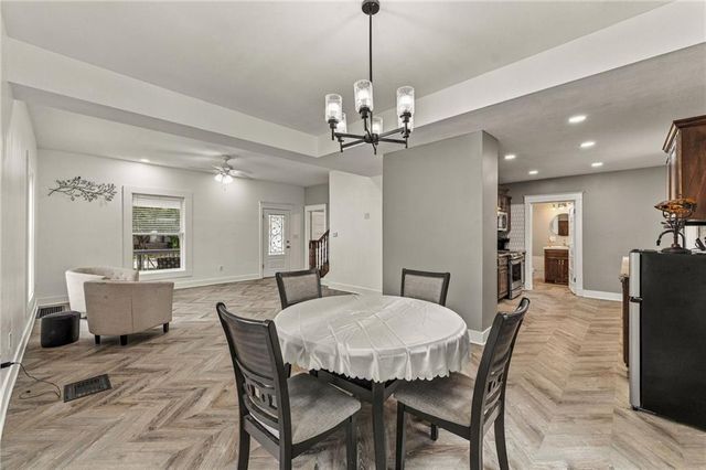 1432 W Walnut Street, Independence, MO 64050