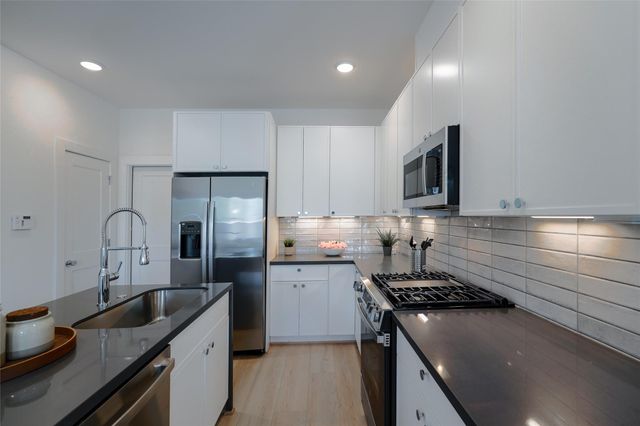 862 Paul Quinn Street B, Houston, TX 77091