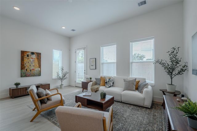 862 Paul Quinn Street B, Houston, TX 77091