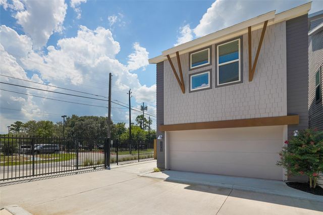 862 Paul Quinn Street B, Houston, TX 77091