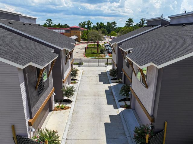 862 Paul Quinn Street B, Houston, TX 77091