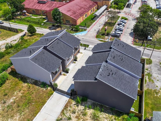 862 Paul Quinn Street B, Houston, TX 77091