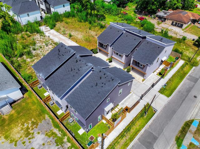 862 Paul Quinn Street B, Houston, TX 77091