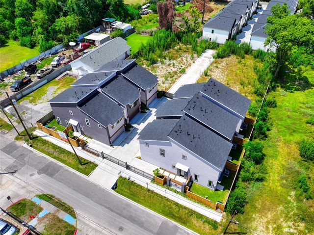 862 Paul Quinn Street B, Houston, TX 77091