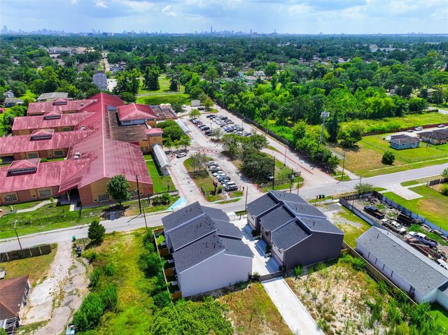 862 Paul Quinn Street B, Houston, TX 77091
